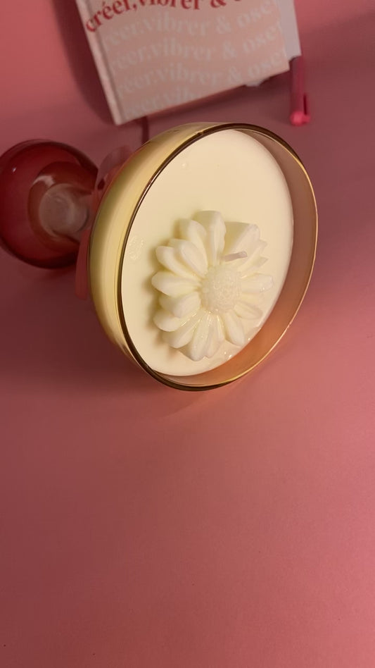 Bougie parfumée dans une tasse coupe - rouge jaune– Vanille Fleurie